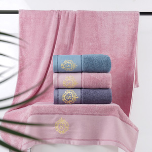 Serviette de Bain en Fibre de Bambou Kim Ryan 80x160cm Douce et Absorbante avec Panda Brodé pour Adultes et Femmes, Personnalisable, Vente en Gros - Product Image 2