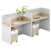 Poste de travail en îlot de bureau, bureau informatique moderne en bois, station de travail avec cloison pour employés, ensemble de mobilier de direction