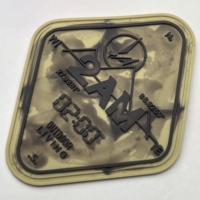 Étiquettes en caoutchouc PVC souple écologiques à prix d'usine, patchs en silicone personnalisés avec logo 3D imprimé pour vêtements de sport et couvre-chefs