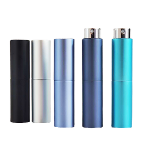 ขวดน้ำหอมแบบพกพาขนาด 8 มล. 10 มล. ทำจากอะลูมิเนียม ดีไซน์น่ารัก แบบหมุนขึ้นได้ เติมได้ ใช้สำหรับผลิตภัณฑ์ดูแลผิว ทำจากพลาสติก - Product Image 2