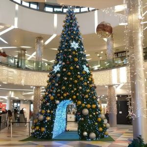 Sapins de Noël en PE de haute qualité, aspect réaliste, 90 cm, 120 cm, 150 cm, 180 cm, 210 cm, 240 cm - Product Image 5