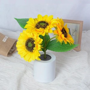 Lampe LED Fleur <span class=keywords><strong>de</strong></span> Tournesol Veilleuse en Plastique Blanc Chaud Décoration Chambre Cadeau Saint-Valentin <span class=keywords><strong>Anniversaire</strong></span> <span class=keywords><strong>pour</strong></span> Elle <span class=keywords><strong>Maman</strong></span> Épouse - Product Image 4