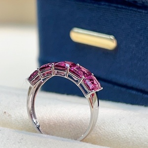 Anillo de Eternidad Xinfly de Oro Sólido de 18K con Granate Corte Esmeralda AU750 3.80ctw, Gema Roja, Joyería Fina para Aniversario - Product Image 5