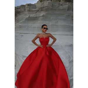 Robe de soirée longue rouge bustier coupe trapèze, taille empire, ornée de sequins et de strass, taille XS, idéale pour le bal de promo - Product Image 4