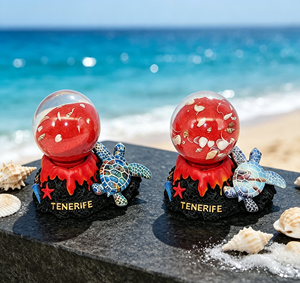 Recuerdo Turístico de <span class=keywords><strong>Tenerife</strong></span>, España, Adorno de Poliresina, Pintado a Mano y con Impresión por Transferencia de Agua, Globo de Arena Artesanal de Resina - Product Image 6