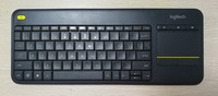 Logitech K400 Plus Keyboard sentuh nirkabel, dengan gaya membran Touchpad sentuhan MTI bawaan untuk penggunaan Desktop