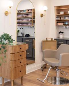 Nouveau fauteuil de salon inclinable en cuir durable, couleur personnalisée, pour la coiffure et le style féminin en salon de beauté et dans le salon. - Product Image 1