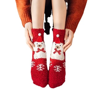 Calcetines de Navidad para mujer, de poliéster, forro polar coral, extra gruesos, cálidos, para dormir, de dibujos animados, de media lana, que no sueltan pelusa - Product Image 6