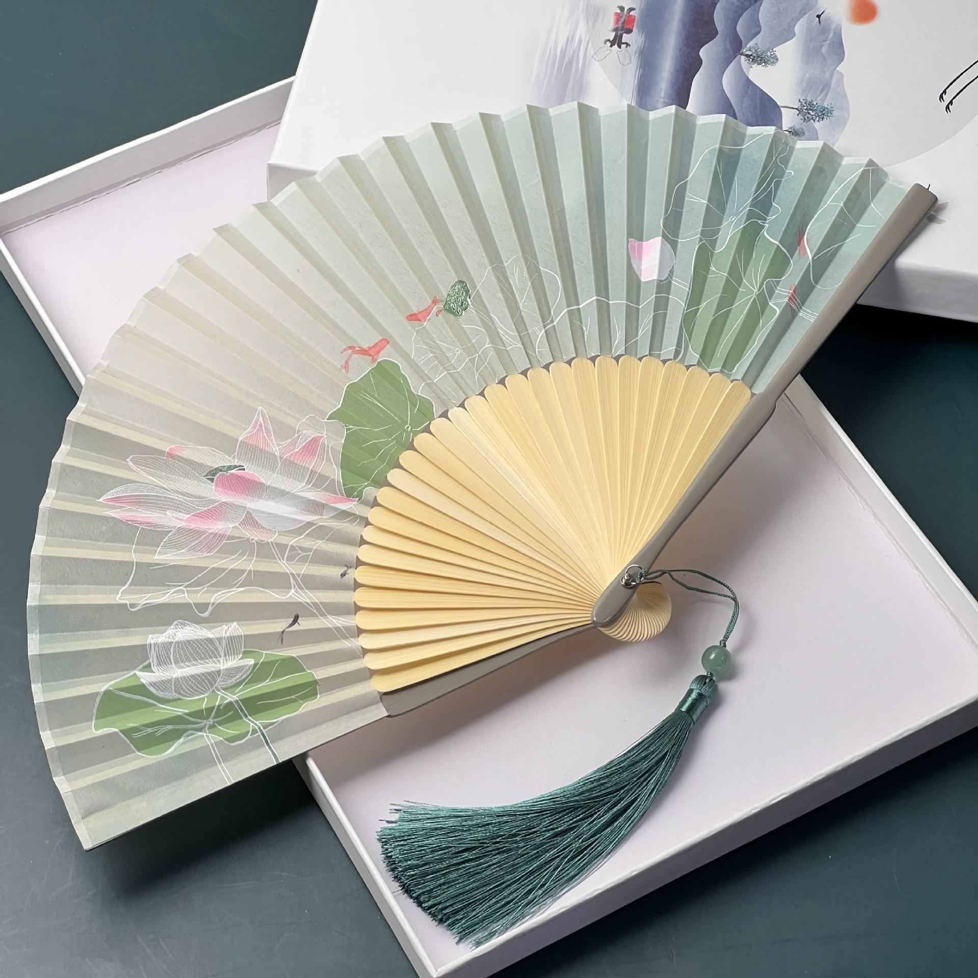 The moonlight lotus pond