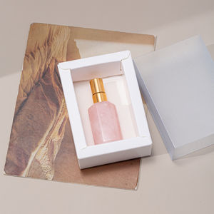 Bouteille de parfum rechargeable en quartz rose hexagonale en cristal de guérison unique Bouteille de vaporisateur d'huile essentielle vide en quartz rose pour femmes - Product Image 3