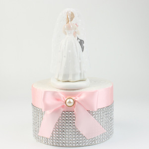Alzata per torta per feste decorazione di nozze figurine di decorazioni per <span class=keywords><strong>torte</strong></span> <span class=keywords><strong>nuziali</strong></span> in resina per bambole dello sposo e della sposa - Product Image 4