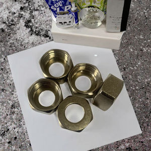 Tuerca hexagonal de latón pulido para accesorios de manguera trenzada, conexión de manguera flexible, tuercas de fontanería CLASE 4 1/2, rosca izquierda - Product Image 3