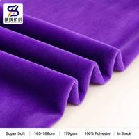 Tissu Velboa 100% polyester, poils courts et denses, teinture écologique. Parfait pour les jouets, les poupées, les coussins et les textiles de maison