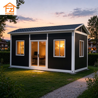 Maisons préfabriquées isolées, à installation rapide, avec de grandes fenêtres et des designs personnalisables.