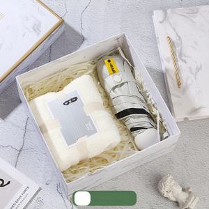 Set Regalo Aziendale Personalizzato per la <span class=keywords><strong>Festa</strong></span> <span class=keywords><strong>della</strong></span> <span class=keywords><strong>Mamma</strong></span> 2025, Set Regalo Creativo per Donne, Set Regalo per Ospiti di Matrimonio con Ventagli, Asciugamano e Ombrello - Product Image 5