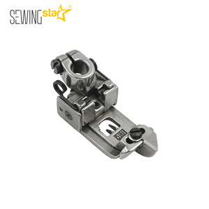 Juego de prensatelas y placa de aguja SEWINGstar Pegasus W500 de acero inoxidable para máquinas de coser de 3 agujas y 5 hilos. - Product Image 4
