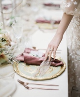 Ensemble de sous-assiettes de luxe pour événements et fêtes de 12 pouces, décoration de table, rouleau, bord doré marocain, vintage rose, chargeur en bois, assiette de mariage