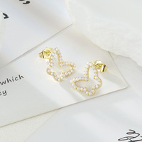 Conjunto de pendientes de collar de cobre de oro de 18 quilates de lujo para mujer, amor exótico, mariposa, perla, peso ligero, opción de regalo al por mayor de moda