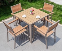 Table de jardin d'extérieur moderne en bois-plastique imperméable pour salle à manger, restaurant, cour, balcon, plage, camping, patio, vente d'usine