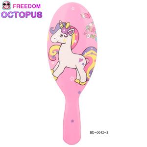Vente en gros d'usine Nouvelle conception Brosse à cheveux Brosse à cheveux créative en forme de <span class=keywords><strong>licorne</strong></span> Cadeaux pour filles - Product Image 4