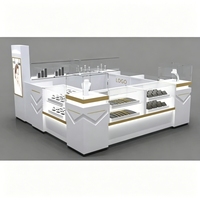 Vitrine de présentation minimaliste entièrement blanche pour bijouterie, fabrication sur mesure ODM/OEM, conception complète de magasin, solution de vitrine tout-en-un