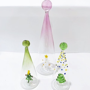 Décoration en verre borosilicate esprit de Noël soufflé à la main-Ornement en forme de cône avec mini arbre de Noël fermé - Product Image 5