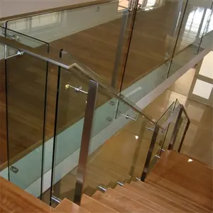 玻璃阳台栏杆桥梁扶手，带钢化玻璃支架设计