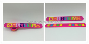 2025 gran oferta fabricante de pulseras a presión de goma pulsera de silicona personalizada para niños fiesta escuela - Product Image 2