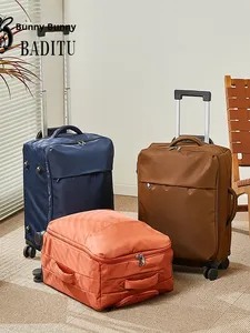 Valigia Trolley Grande e Leggera <span class=keywords><strong>in</strong></span> <span class=keywords><strong>Tessuto</strong></span> di Nylon con Manico Morbido e Caratteristiche Impermeabili <span class=keywords><strong>in</strong></span> <span class=keywords><strong>Tessuto</strong></span> Oxford - Product Image 4