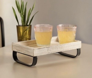 Plateau de service rectangulaire rustique fait à la main en bois naturel brun moyen bois décoratif plateau de cuisine pieds en métal plateau en bois fait à la main - Product Image 2