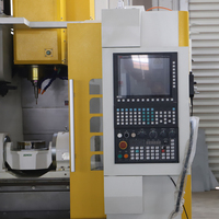 Centre d'usinage vertical CNC VMC650 de haute précision Machine-outil à cinq axes avec système de contrôle GSK et cône de broche BT40
