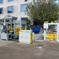 Machine automatique à briques creuses en béton QT4-15