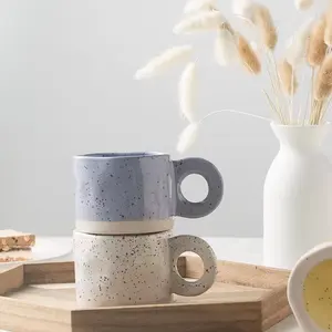 Venda quente 2023 Estilo coreano simples Ins café copo doméstico café da manhã leite copo cerâmico salpicado caneca