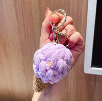 Pendentif en peluche coloré en forme de crème glacée, porte-clés mignon et réaliste en forme de cornet de crème glacée, décoration à suspendre pour sac, petit cadeau, petite pièce.