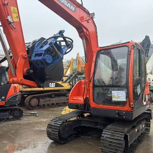 Miniexcavadora de cadenas Doosan DX75-9C de 7.5 toneladas, usada, a bajo precio, con pocas horas de trabajo, motor Yanmar - Product Image 1