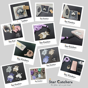 Llavero Star Catchers con diseño de dibujos animados en negro, molde privado, correa para teléfono - Product Image 6