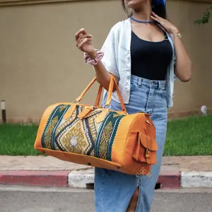 Bolsa de viaje de alfombra moderna y espaciosa versátil, bolsa de fin de semana para mujer, bolsa de viaje occidental disponible en cantidad a granel - Product Image 3