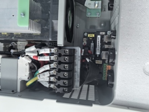 Onduleur Solaire Hybride Intelligent à Écran LCD 12kW 12.0kW Monophasé IP21 Intérieur Double MPPT 48V WiFi pour Système Photovoltaïque Domestique - Product Image 4