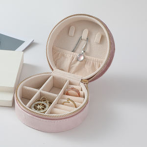 Caja de Joyería de Terciopelo Redonda con Cierre, Personalizada con Logotipo, de Alta Calidad, para Guardar Aretes y Collares, Ideal para Regalo - Product Image 5