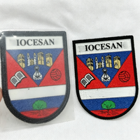 Écussons personnalisés en gros pour clubs de football, logo en tissu floqué doux au toucher pour vêtements et chapeaux