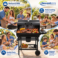 Barbecue au charbon de bois en forme de tonneau avec couvercle noir mat, thermomètre, étagère avant, table latérale, roues et bac à cendres