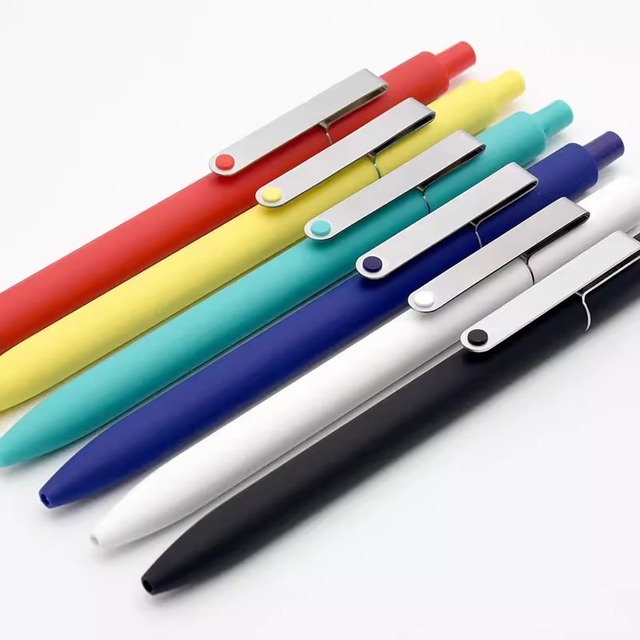 New Color Retractable Quick Dry Ink Pen Fine Point Black Ink Rolling Clip Smooth Writing Ballpoint Pen