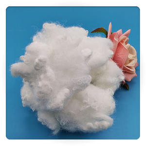 Vente en gros <span class=keywords><strong>de</strong></span> coussins <span class=keywords><strong>de</strong></span> remplissage en fibre <span class=keywords><strong>de</strong></span> polyester à infrarouge lointain PSF ou <span class=keywords><strong>de</strong></span> <span class=keywords><strong>rembourrage</strong></span> d'oreiller <span class=keywords><strong>ouate</strong></span> conjuguée creuse - Product Image 4