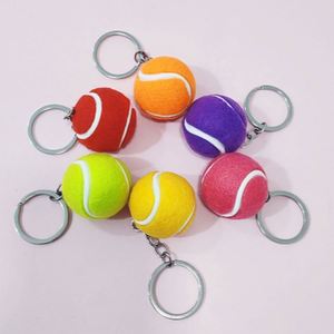 Porte-clés balle de tennis multicolores 3,8 cm, porte-clés sportif, accroche-sac pour les amateurs de tennis, idée cadeau promotionnel sportif en gros - Product Image 1