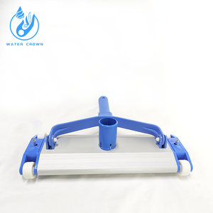 Couronne d'eau haute qualité tête de <span class=keywords><strong>brosse</strong></span> en aluminium à 360 degrés outil de nettoyage de <span class=keywords><strong>piscine</strong></span> sous vide <span class=keywords><strong>filtre</strong></span> de <span class=keywords><strong>piscine</strong></span> en plastique et accessoires - Product Image 2