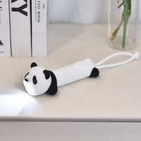 Senter Gantungan Kunci Panda Silikon Mini Isi Ulang USB untuk Anak, Lampu LED Lucu yang Dapat Disesuaikan dengan Pengatur Kecerahan untuk Penggunaan Luar Ruangan