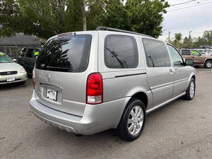 Vente en gros de Buick Terraza CX Plus 4 portes, mini-fourgonnette d'<span class=keywords><strong>occasion</strong></span>, année 2007, norme Euro III, autoradio MP3 DVD, écran tactile, conduite à gauche, transmission arrière - Product Image 3