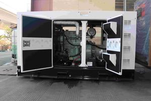 เครื่องกำเนิดไฟฟ้าเคลื่อนที่แบบเงียบ KAIHUA KH-20GF 20kW สำหรับเครื่องยนต์ 3 เฟส สตาร์ทแบบ C กำลังไฟ 40kw 50kw 80kw 100kw 120kw 160kw 180kw รุ่น KH-20GF ระบบระบายความร้อนด้วยน้ำ - Product Image 4