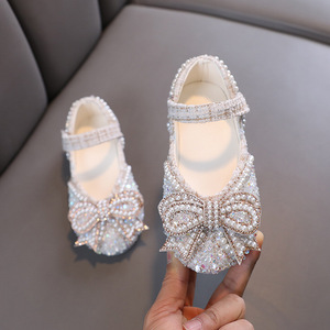 Moda verano rendimiento suave chica barato nuevo diseño zapatos perla diamantes de imitación brillante arco niños princesa niñas zapatos - Product Image 1