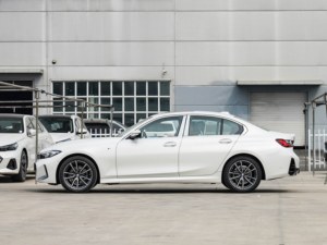 Nuevo Auto <span class=keywords><strong>BMW</strong></span> Serie 3 Modelo 2025 325i Paquete M Sport 5 Plazas Vehículo de <span class=keywords><strong>Gasolina</strong></span> Turboalimentado R18 Techo Solar Jiben Auto - Product Image 4